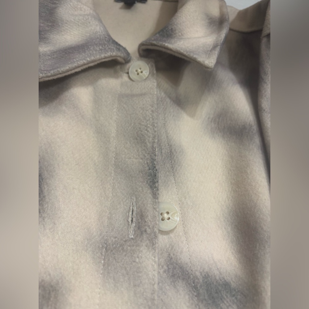 Express Beige and Gray Printed Brushed Twill Shacket - Picture 4 of 7